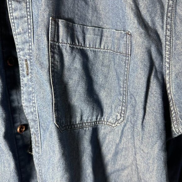 Gap Long sleeve Button down  shirt - Picture 2 of 8